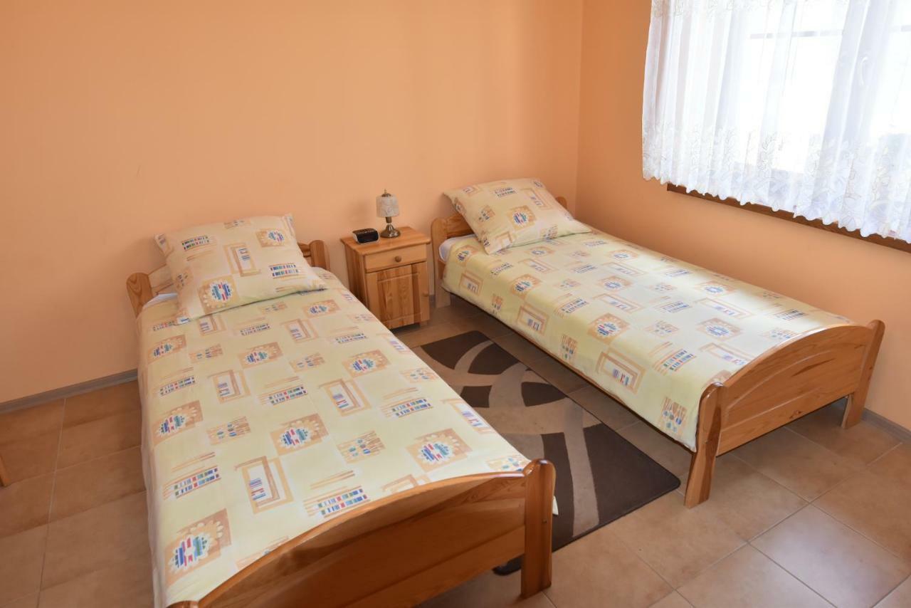 Apartamenty Przy Basenie Blisko Morza Brown Puck Exterior photo